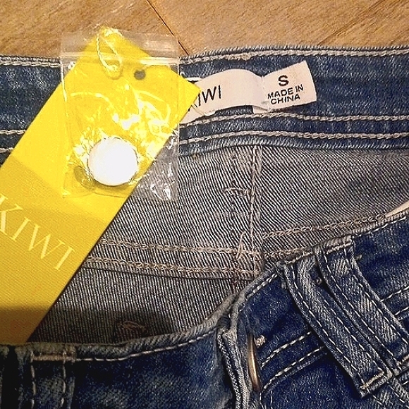 NWT Embellished Denim Jean Shorts Size S - Picture 6 of 6